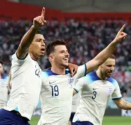 包含捷克足球超级联赛：斯巴达普拉哈队在主场迎来大胜的词条